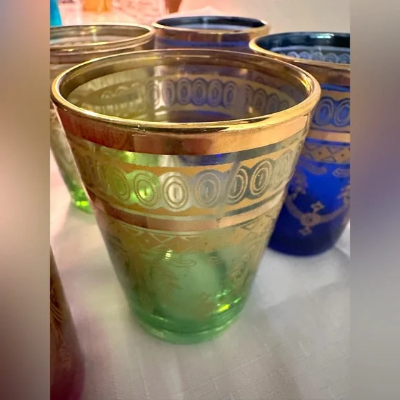 🌈✨ Set of 6 Moroccan Tea Glasses – Colorful, Gilded, & Ready to Party! 💃🍵🌿🌸 - Picture 13 of 16